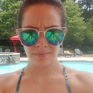 Meet your Posher, Catherine